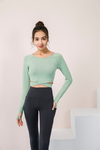 Round Neck Long Sleeve Cropped Sports Top
