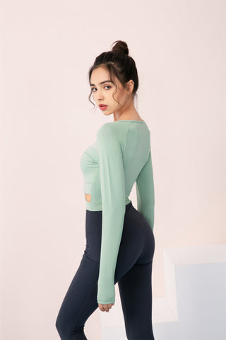 Round Neck Long Sleeve Cropped Sports Top