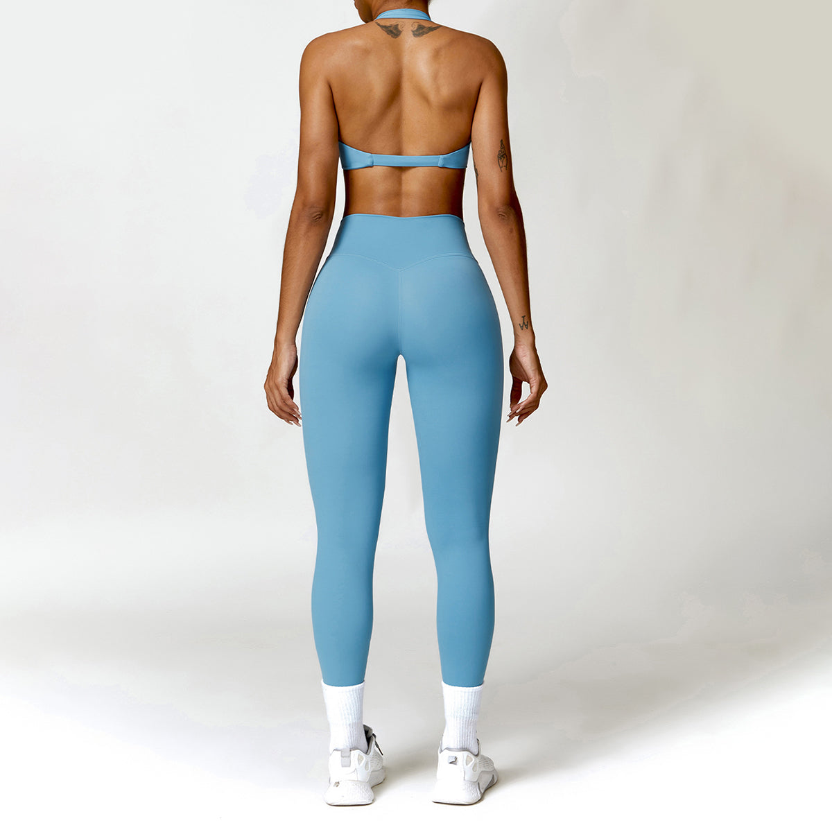 Twisted Halter Sports Bra - Leestma