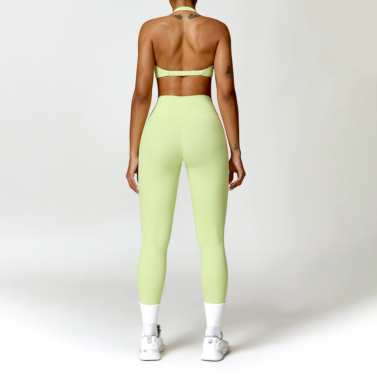 Twisted Halter Sports Bra - Leestma