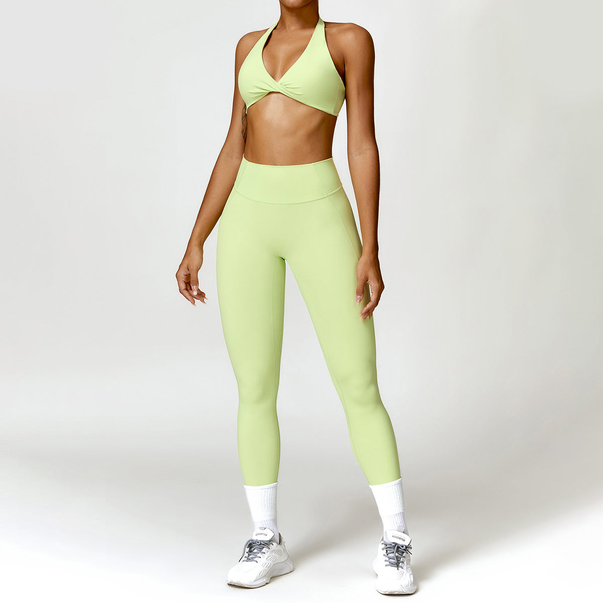 Twisted Halter Sports Bra - Leestma