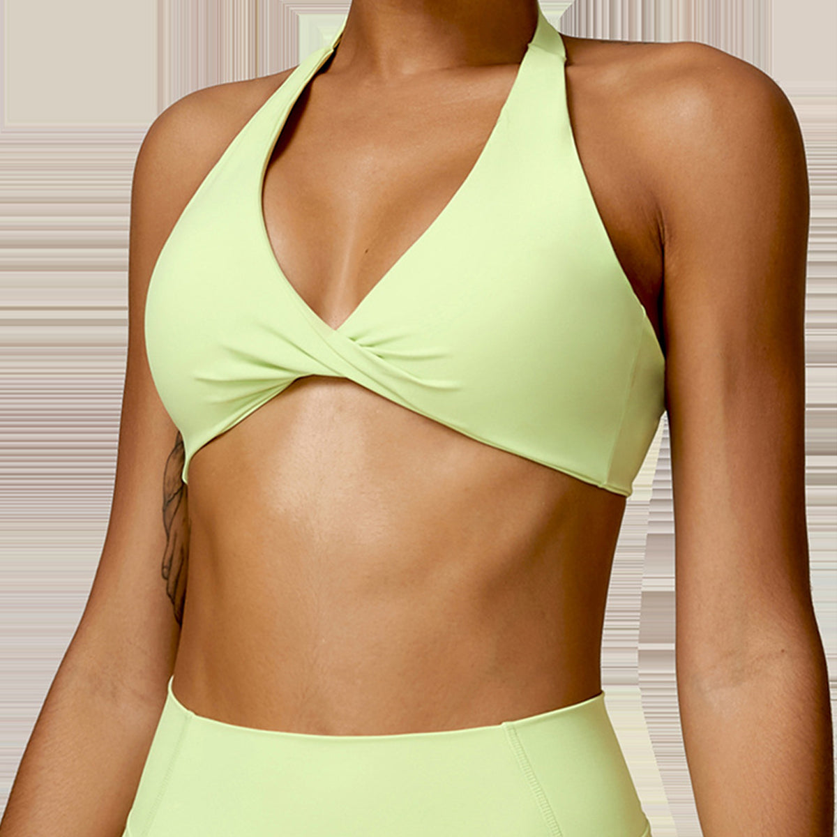 Twisted Halter Sports Bra - Leestma