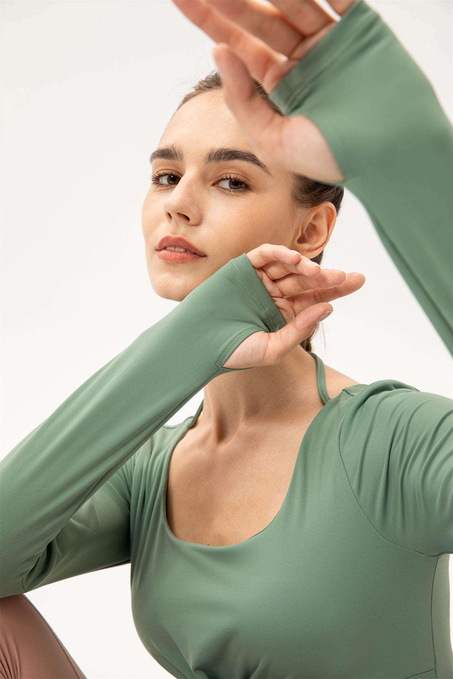 Thumb Hole Twisted Cropped Sports Top
