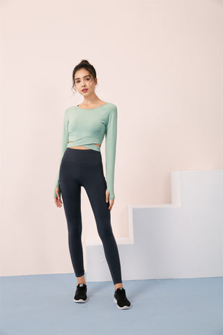Round Neck Long Sleeve Cropped Sports Top