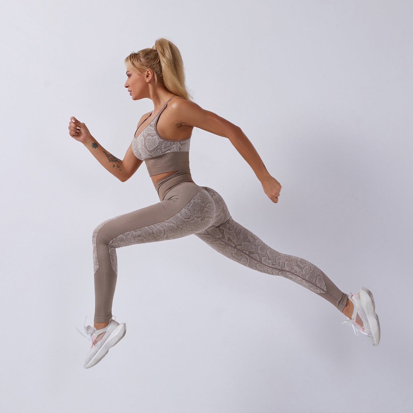 Seamless Gym Yoga Set Sports Bra & Leggings Snake Print for Women