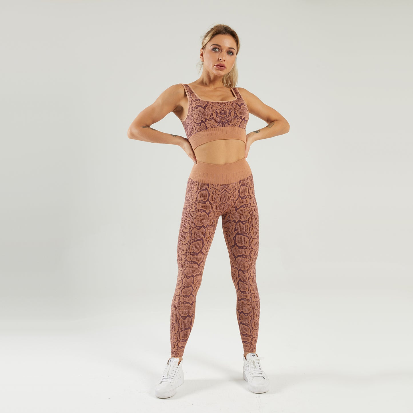 Seamless Gym Yoga Set Sports Bra & Leggings Snake Print